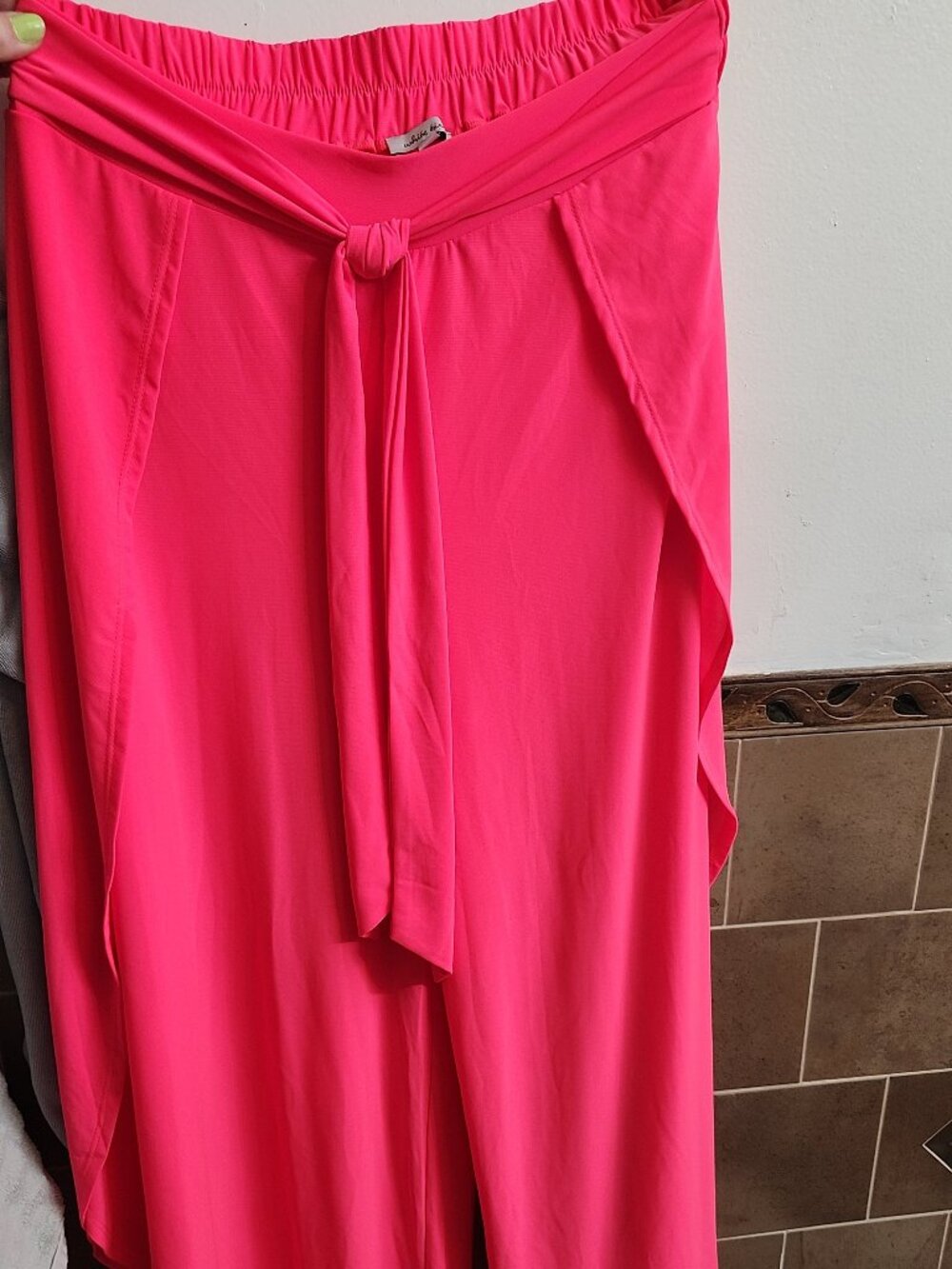 Hot pink, palazzo pants. White Birch